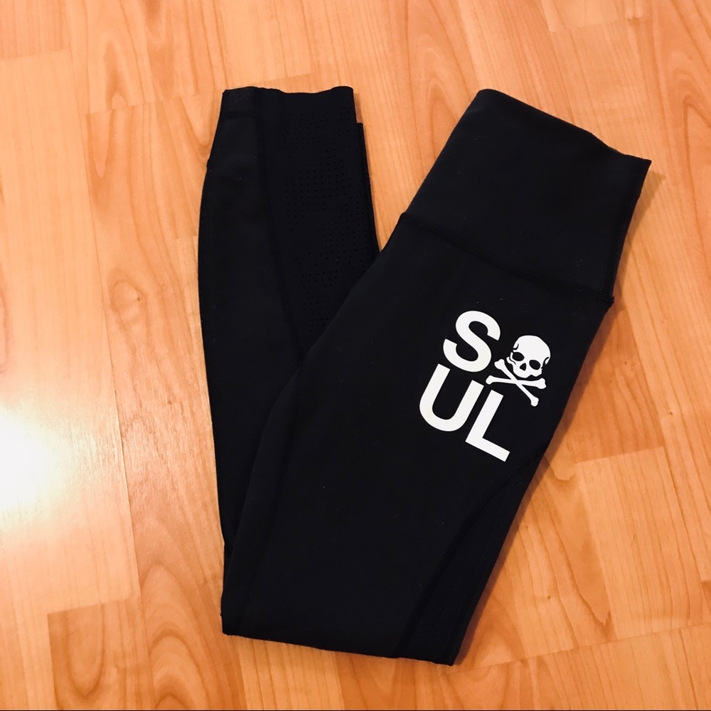 Lululemon soulcycle “soul” laser cropped leggings